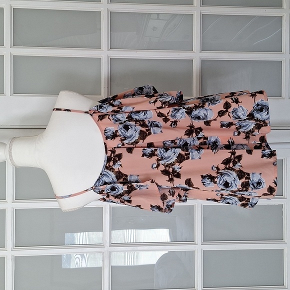 Blue Rain x Francesca's Cold Shoulder Floral Blouse - Picture 3 of 13